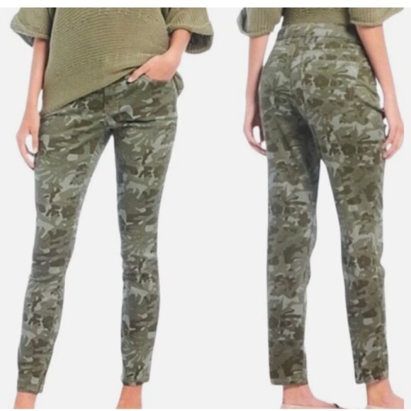 TOMMY BAHAMA Canyon Green Camo Safari Print Skinny Ankle Jeans Size 2/28 - Picture 1 of 6